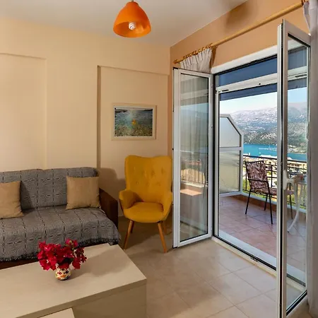 Antigone アルゴストリオン