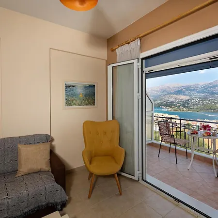 Antigone アルゴストリオン