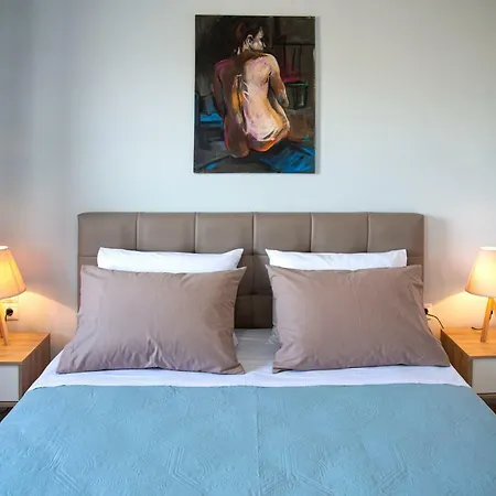 Antigone * アルゴストリオン